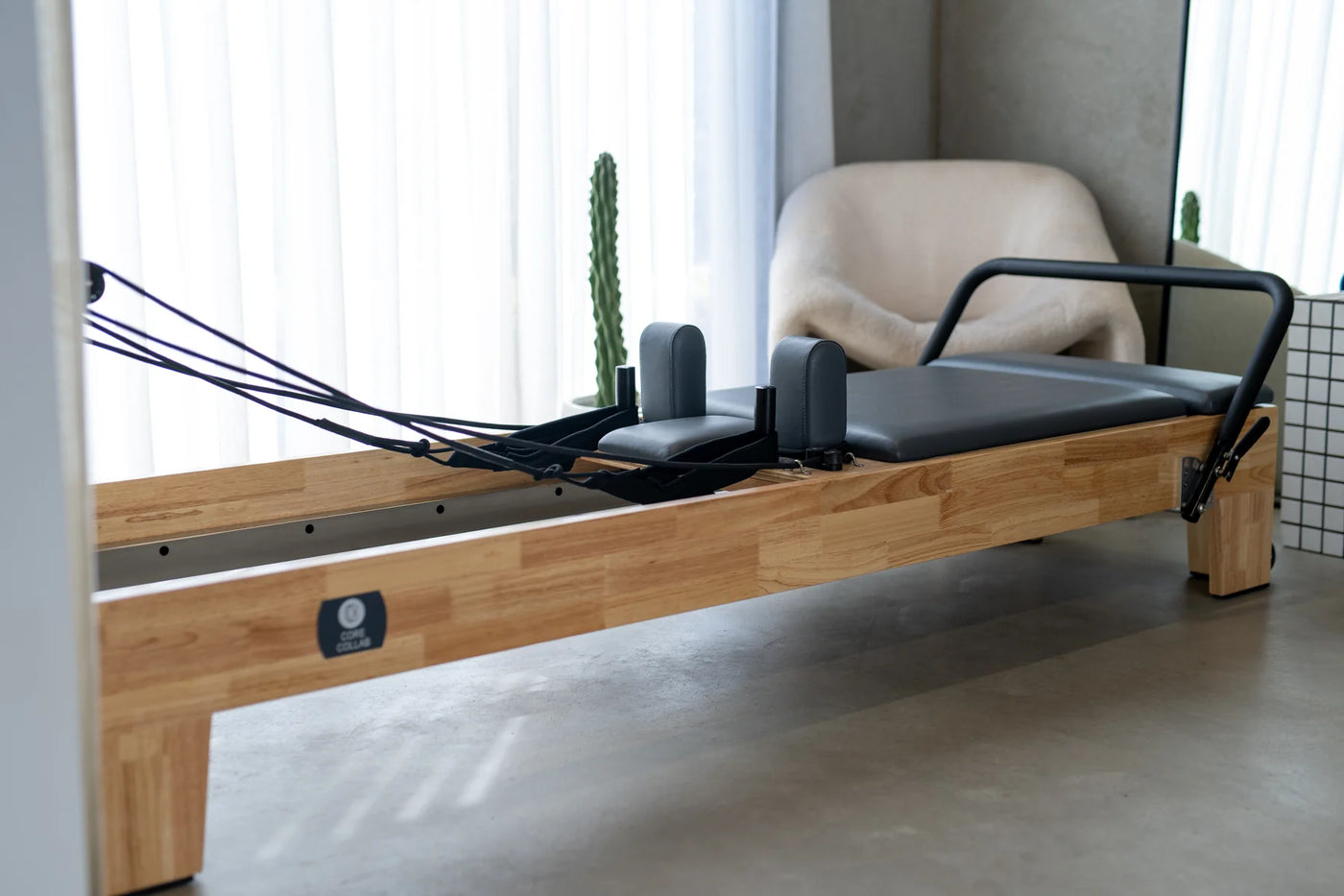 studio-eco-pilates-machine-side